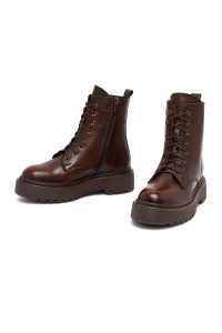 بوت پستال زنانه چرمی قهوه ای بند دار زیپ دار کفی ضخیم دری مد
