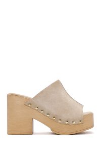 دمپایی زنانه چرم جیر بژ پاشنه‌بلند ضخیم دری مد