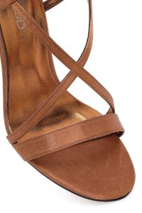 صندل زنانه ساتن برنز پاشنه‌بلند نازک مچی سگک‌دار دری مد