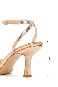 صندل زنانه صورتی بنددار مچ پا نگین‌دار پاشنه‌باریک دری مد