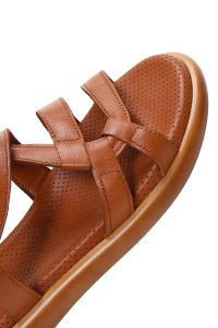 صندل زنانه چرم قهوه‌ای بنددار مچ پا دری مد