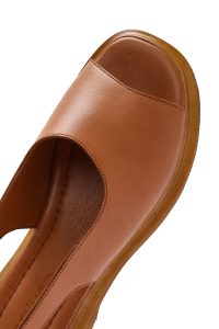 صندل زنانه چرم قهوه‌ای دری مد