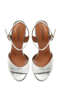 صندل زنانه چرم متالیک نقره‌ای بنددار مچ پا پاشنه‌ضخیم دری مد