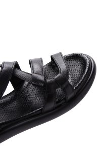 صندل زنانه چرم مشکی بنددار مچ پا دری مد