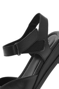 صندل زنانه چرم مشکی بندی دری مد