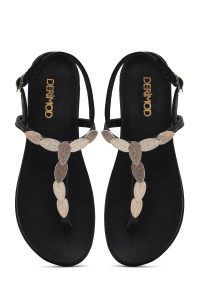 صندل زنانه چرم مشکی سگک‌دار انگشتی دری مد