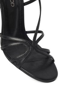 صندل زنانه چرم مشکی پاشنه‌بلند نازک دری مد