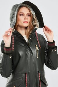 پارکا چرمی زنانه سبز یقه خزدار Valentina دری مد