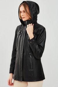 پالتو چرمی زنانه مشکی خزدار کلاه دار Betty دری مد