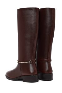 چکمه زنانه چرم قهوه‌ای اکسسوری‌دار دری مد