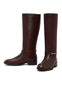 چکمه زنانه چرم قهوه‌ای اکسسوری‌دار دری مد