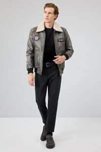 کاپشن چرمی مردانه خاکستری یقه‌دار خزدار خلبانی Hurricane دری مد