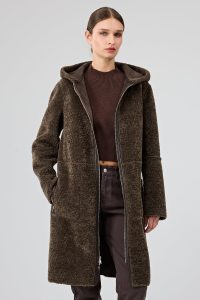 کت تدی زنانه قهوه‌ای دوطرفه کلاه‌دار Fiorentini دری مد