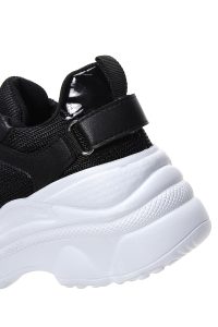 کتونی زنانه مشکی بنددار لژدار دری مد