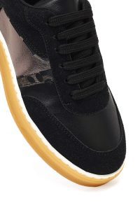 کتونی زنانه مشکی بنددار لژدار طرح‌دار دری مد