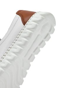 کتونی زنانه چرم سفید بنددار دری مد