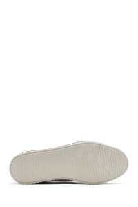 کتونی زنانه چرم سفید بنددار لژدار دری مد