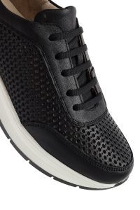 کتونی زنانه چرم مشکی بنددار لژدار دری مد