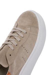 کتونی زنونه چرم جیر بژ بنددار با زیره ضخیم دری مد