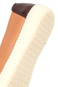 کفش زنانه چرم قهوه‌ای راحتی دری مد