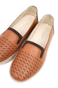 کفش زنانه چرم قهوه‌ای راحتی دری مد