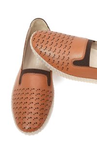 کفش زنانه چرم قهوه‌ای راحتی دری مد