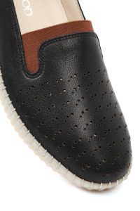 کفش زنانه چرم مشکی راحتی دری مد