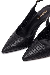 کفش زنانه چرم مشکی پشت‌باز پاشنه‌نازک مچی سگک‌دار طرح‌دار دری مد