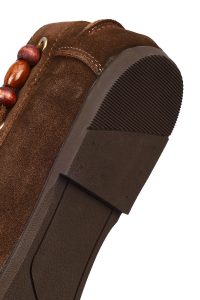 کفش لوفر زنانه جیر قهوه‌ای با جزئیات اکسسوری دری مد