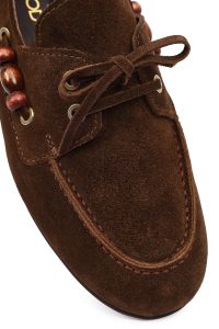 کفش لوفر زنانه جیر قهوه‌ای با جزئیات اکسسوری دری مد