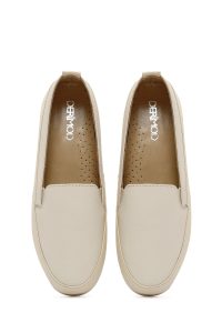 کفش لوفر زنانه چرم کرم راحتی دری مد