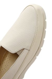 کفش لوفر زنانه چرم کرم راحتی دری مد