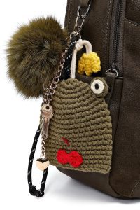 کوله پشتی خاکی با اکسسوری دری مد