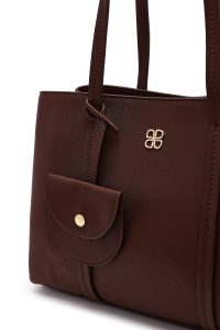 کیف زنانه قهوه‌ای بنددار با اکسسوری دری مد