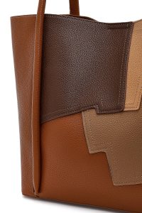 کیف زنانه قهوه‌ای طرح‌دار بنددار دری مد