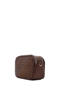 کیف کراس بادی زنانه قهوه‌ای بلند با جزئیات بافت دری مد