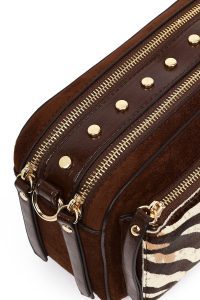 کیف کراس بادی زنانه قهوه‌ای بلند طرح‌دار دری مد