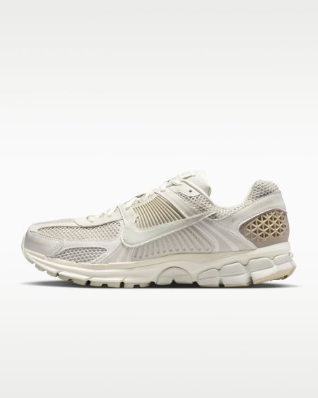 کتونی نایک Nike Zoom Vomero ۵ اورجینال
