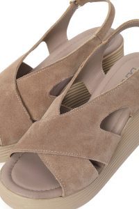صندل جیر چرم لژدار زنانه ویزون سگک‌دار پشت دری مد