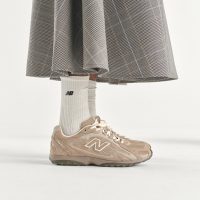 کتونی نیو بالانس New Balance 204L اورجینال
