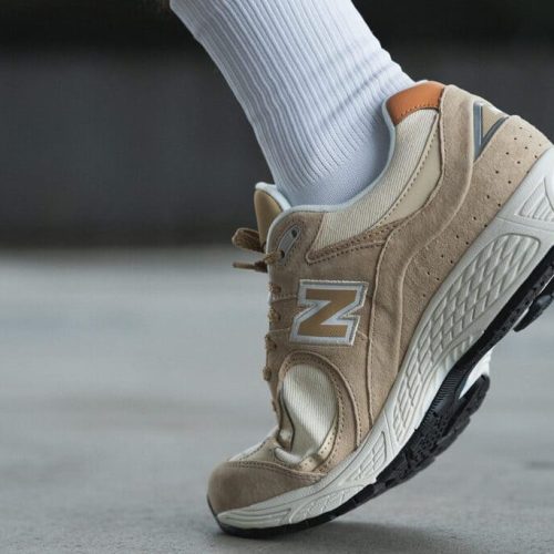 بررسی New Balance 2002R